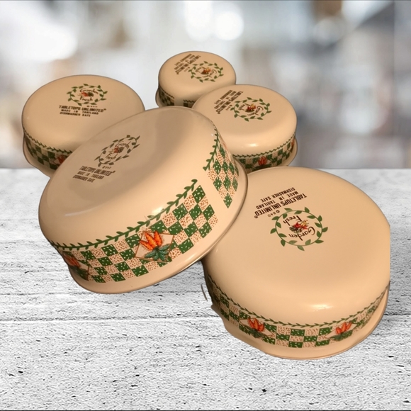 Tabletops unlimited  5 vintage enamel nesting bowls with lids - Picture 3 of 10